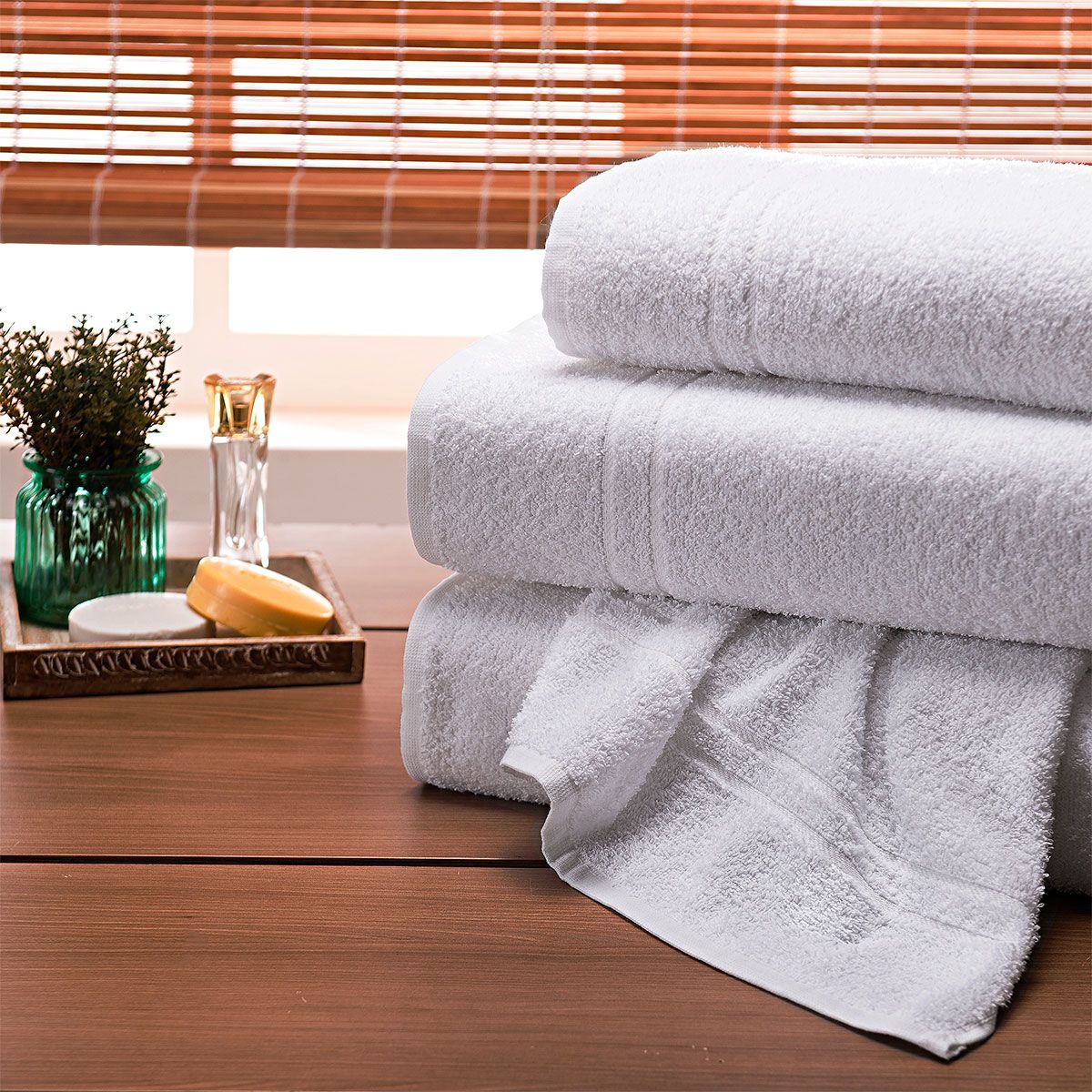 Toalha de Banho Branca Fit para Hotel - 70x130cm - Gramatura 350g/m2 - Peso: 318g